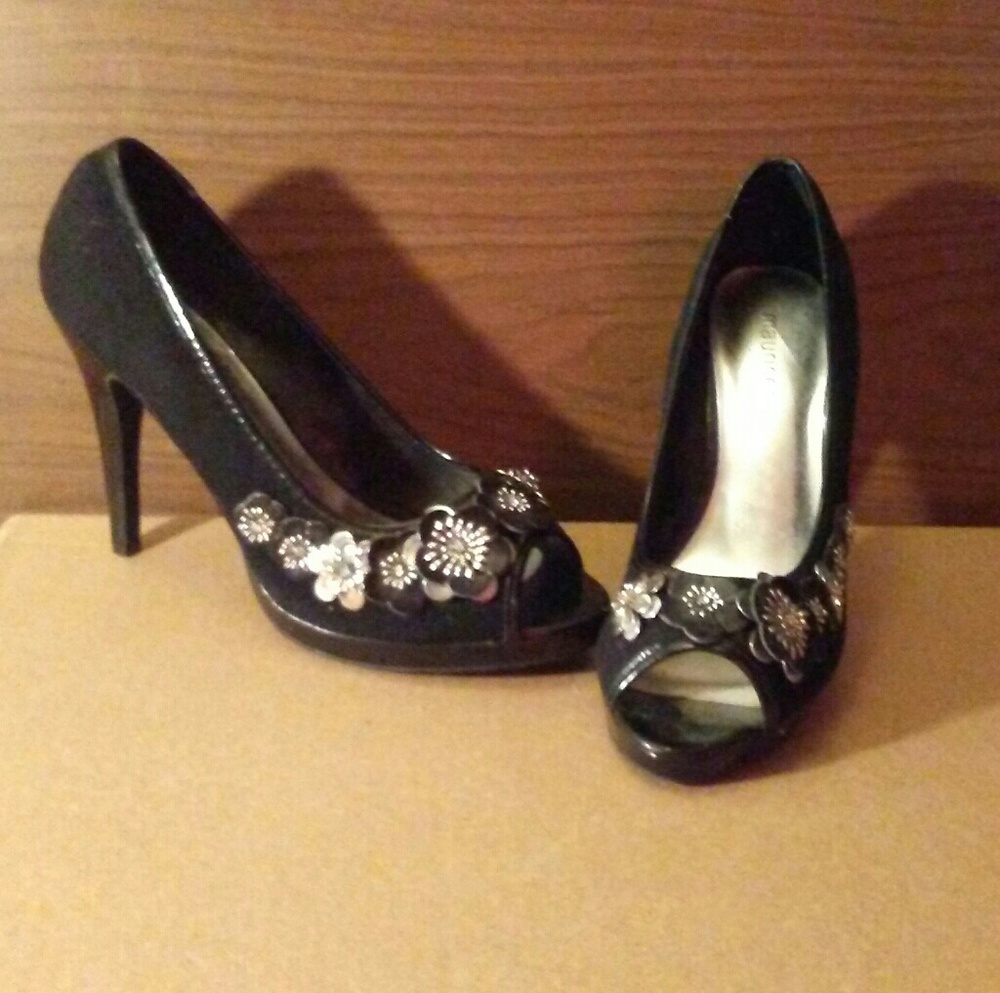 Black flowered heels